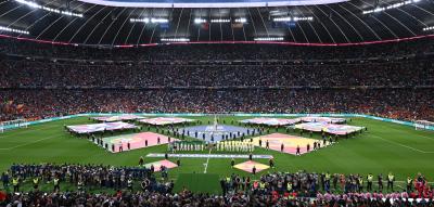 Schwerer Zwischenfall – Fan stürzt aus zweitem Rang auf die Pressetribüne
