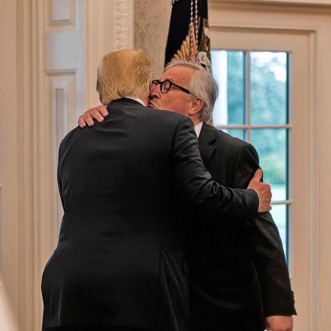 Jean-Claude Juncker: "Plötzlich küsste mich Trump"