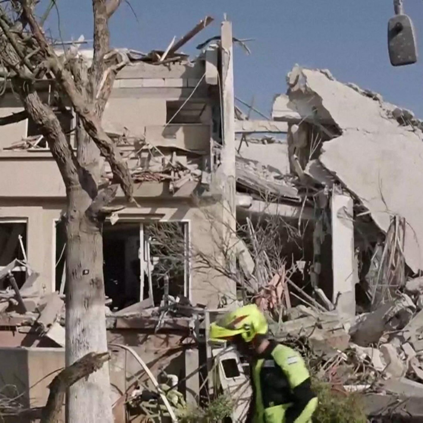 Nach Raketenangriffen: Aufnahmen zeigen Zerstörung in Teheran und Tel Aviv