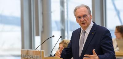 Haseloff denkt über Verlassen seiner Heimat bei AfD-Wahlsieg nach