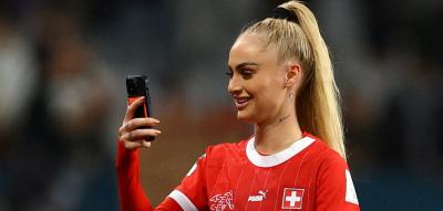 Debatte tobt – Bekannteste Fußballerin der Welt bangt um EM-Platz