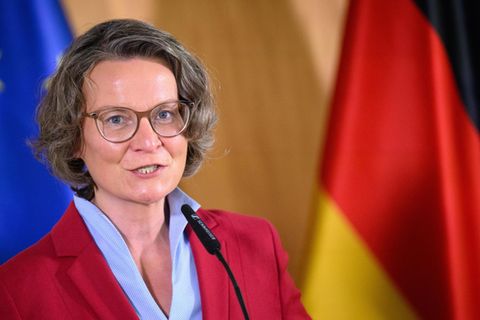 Bauministerin Scharrenbach macht Krebserkrankung öffentlich