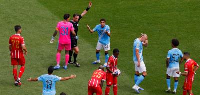 Nächster Platzverweis – Manchester City siegt in Unterzahl