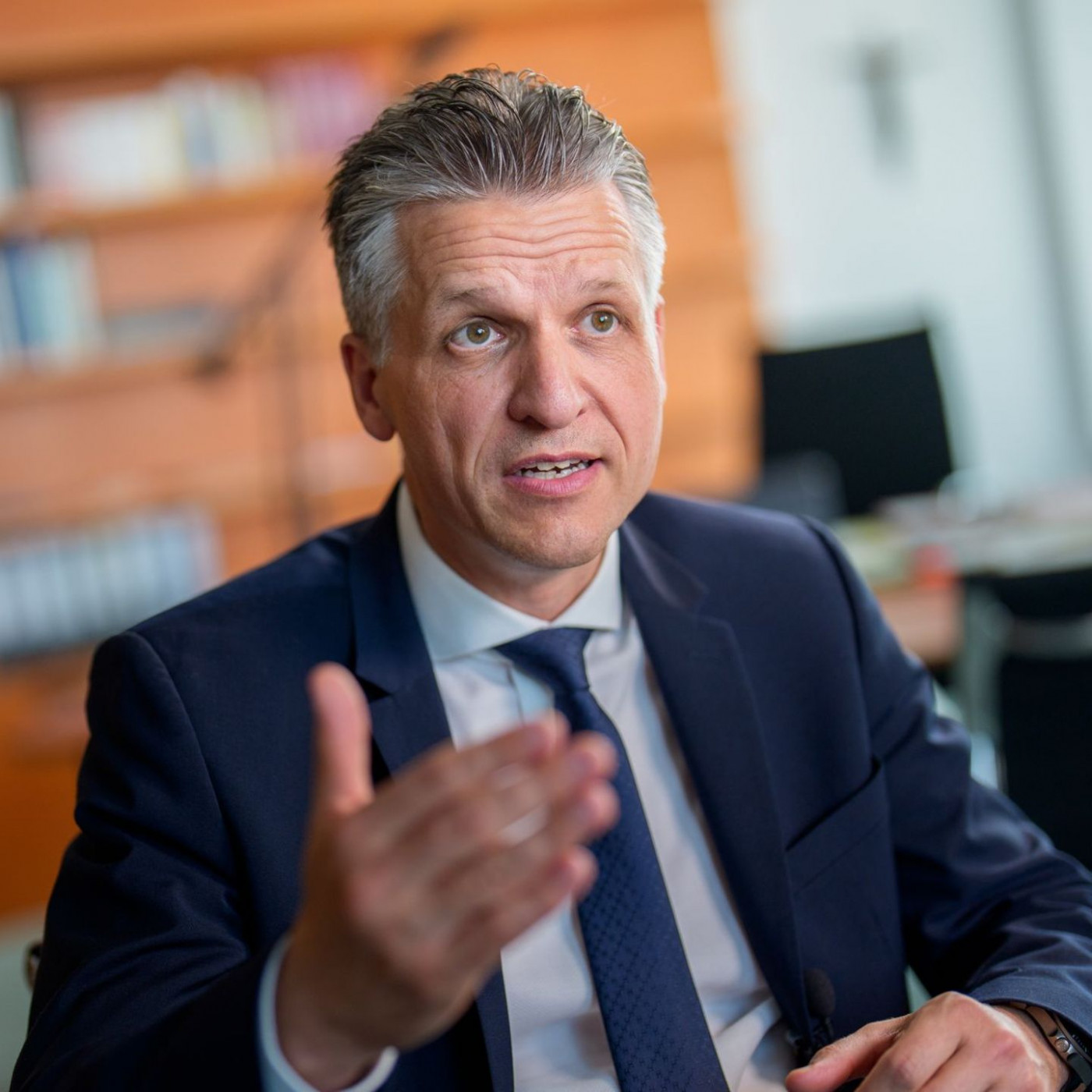 Frei dringt auf baldige Entscheidung über Wehrpflicht