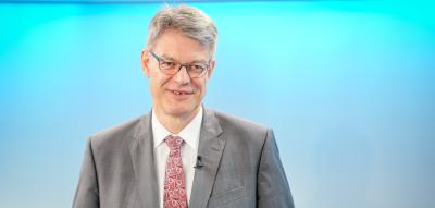 „4500 Euro sind sehr viel Geld“  – Verkehrsminister will Führerschein günstiger machen