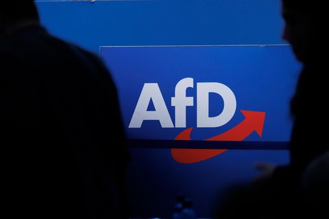 AfD landet in Bayern auf Extremistenliste – mit NPD und Antifa