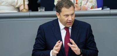 Bundestag beschließt „Wachstumsbooster“ – Grüne sprechen von „Wortbruch“