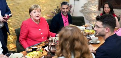 WDR bringt Flüchtlinge und Ex-Kanzlerin Angela Merkel zusammen