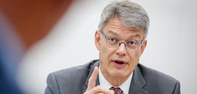 Verkehrsminister Schnieder bezeichnet Zustand der Deutschen Bahn als „indiskutabel“