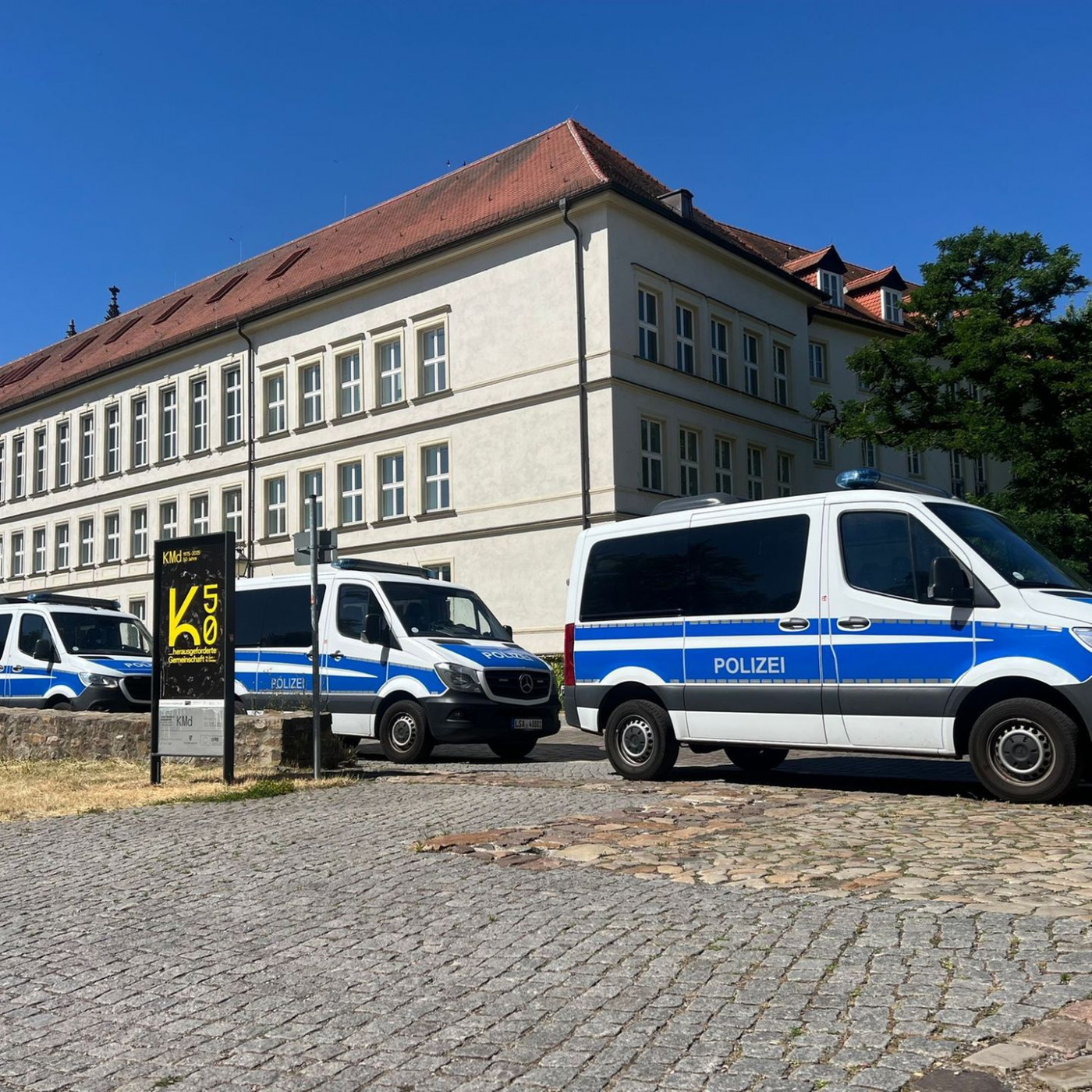 Landtag in Sachsen-Anhalt: Büros von drei Fraktionen durchsucht