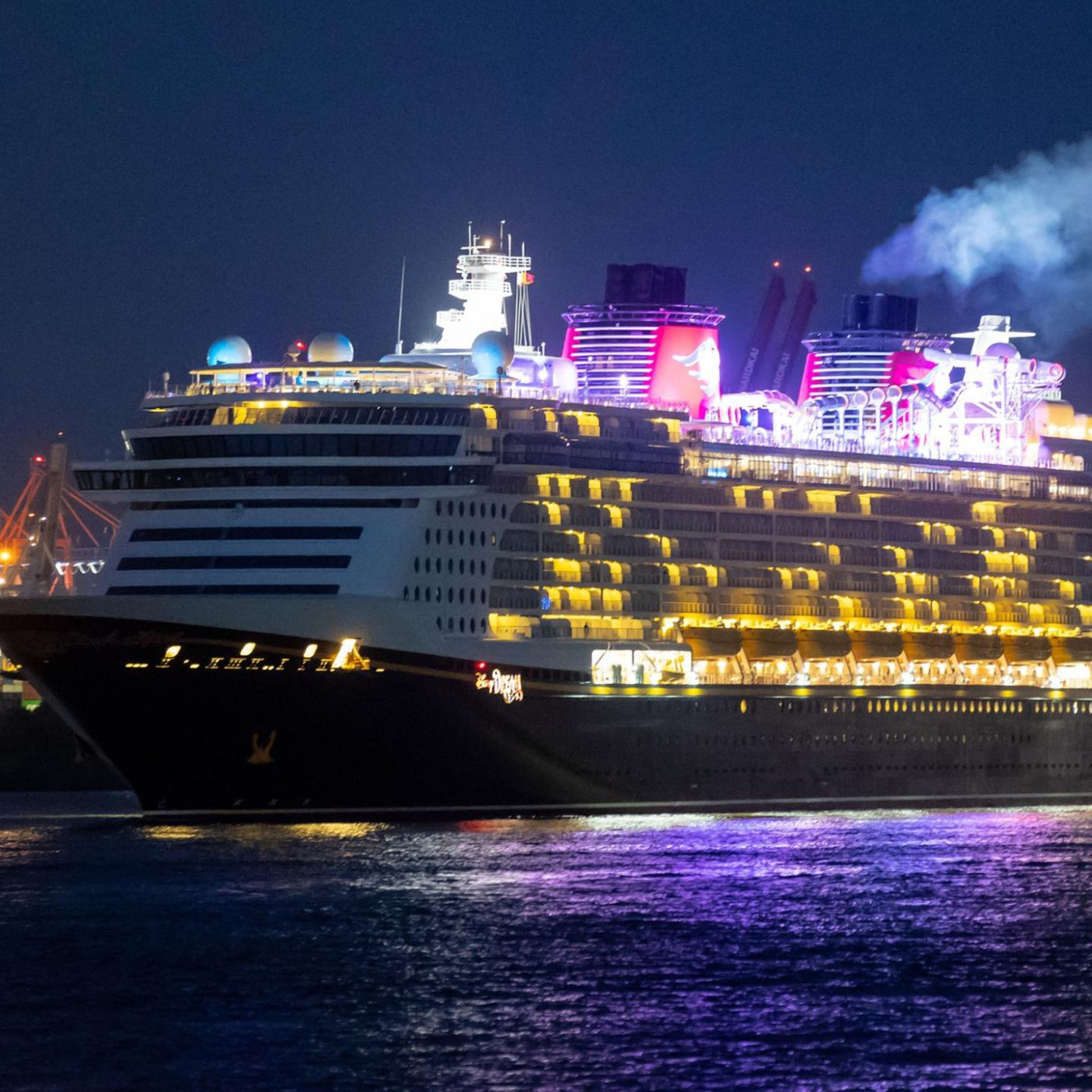 Mädchen fällt von Disney-Kreuzfahrtschiff – Vater springt hinterher
