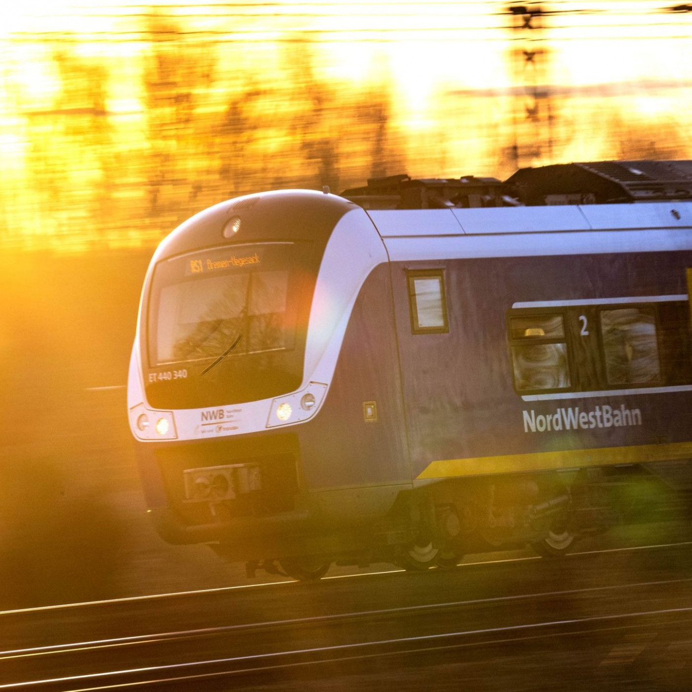 48 Reisende sitzen stundenlang bei Hitze in Bahn fest