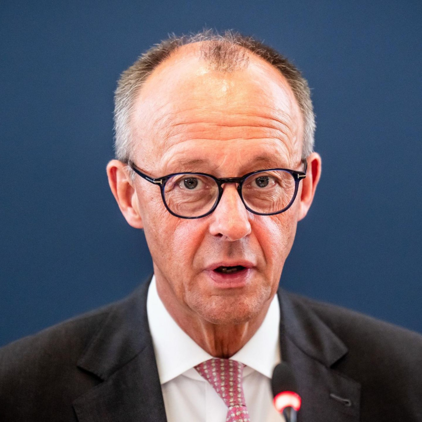 Russische Propaganda erfindet Eisbären-Jagd von Friedrich Merz in Kanada