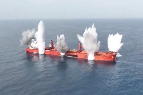 Huthi inszenieren Versenkung von griechischem Frachter