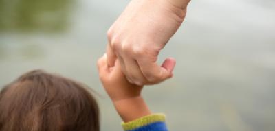 Hubig befürwortet gemeinsame Mutterschaft für Frauenpaare