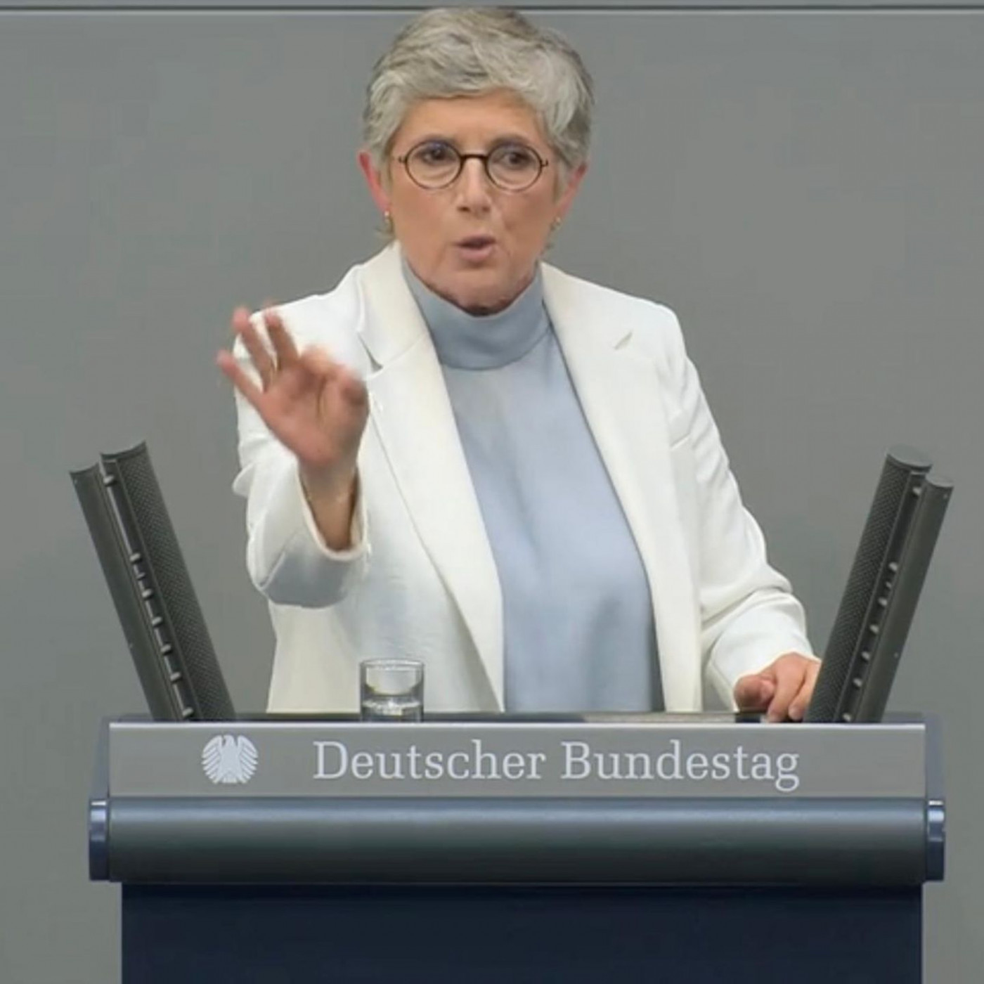 Haßelmann rechnet in Wutrede mit der Union ab: "Frauen, wehrt euch!"