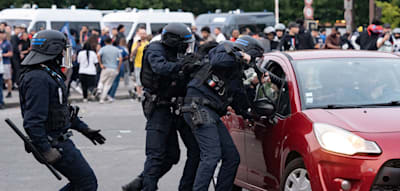 Krawalle befürchtet – Pariser Polizei rüstet für Sonntag massiv auf