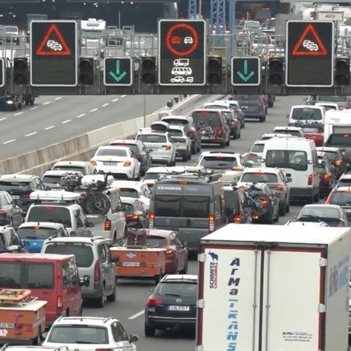 Stau-Alarm auf der Autobahn: Das rät der ADAC Urlaubern