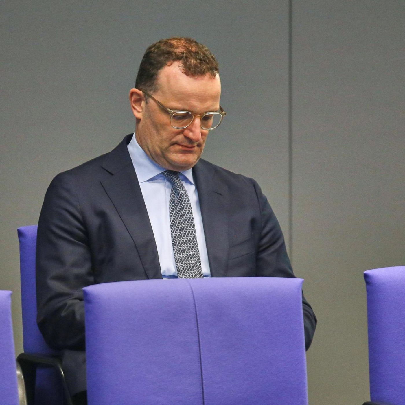 Spahns heißer Sommer: Lässt Merz seinen Fraktionschef fallen?