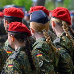 Können Frauen die Bundeswehr retten?