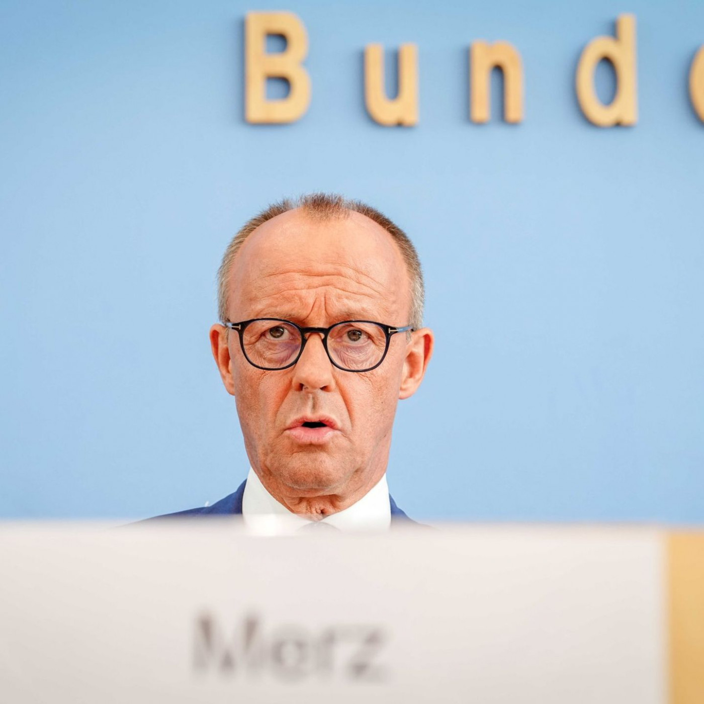Was auf Merz bei seiner ersten Sommer-Pressekonferenz zukommt
