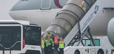 Flug nach Kabul – Bundesregierung schiebt Dutzende afghanische Straftäter ab