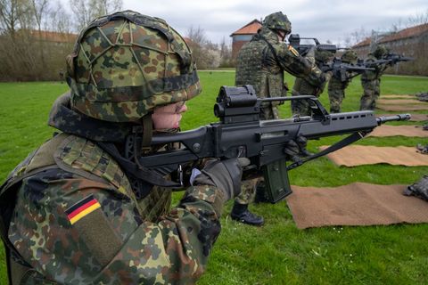 Bundeswehr: Führerschein-Zuschuss für Freiwillige?