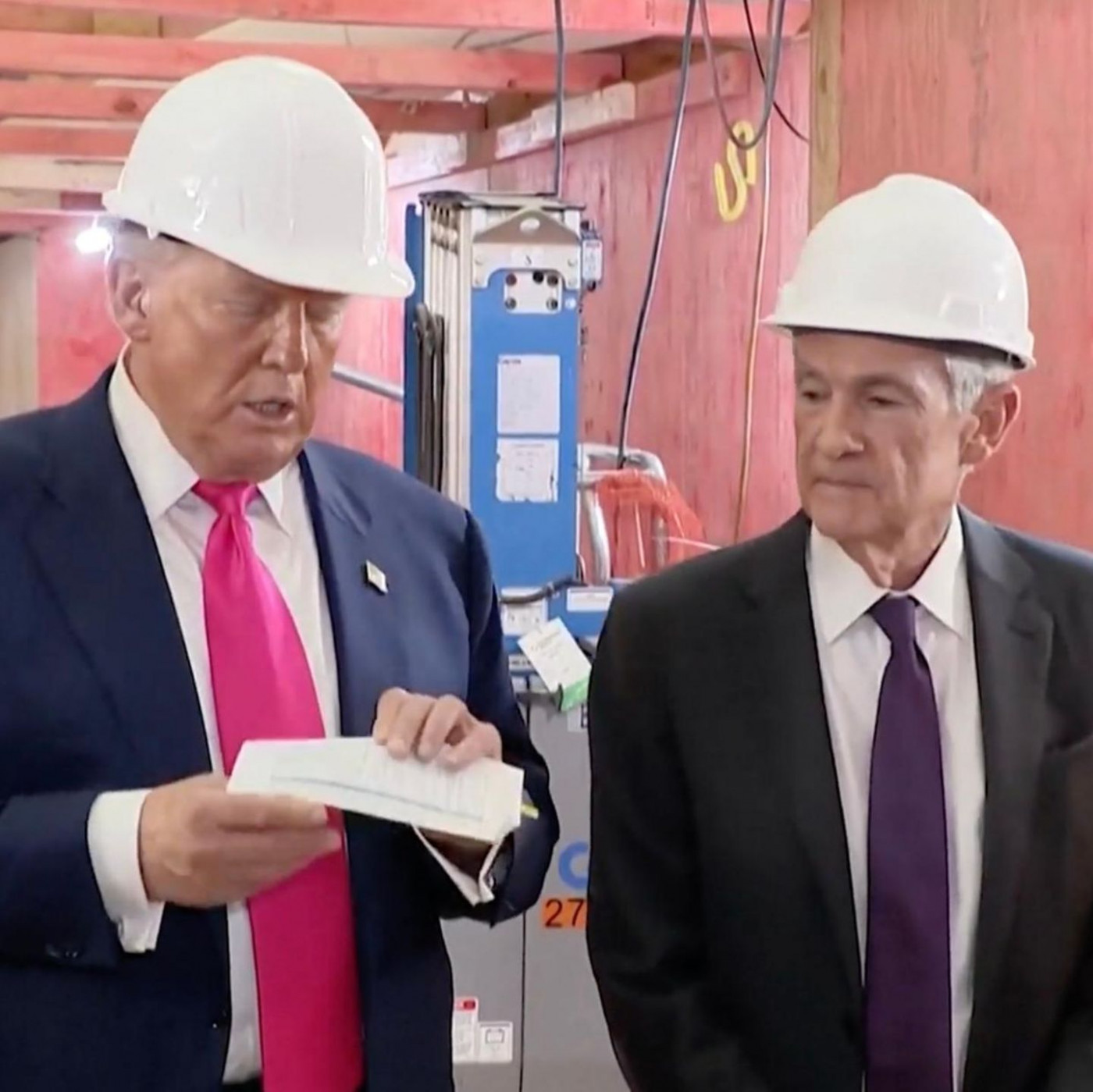 Trump und Powell streiten vor laufender Kamera über Baukosten
