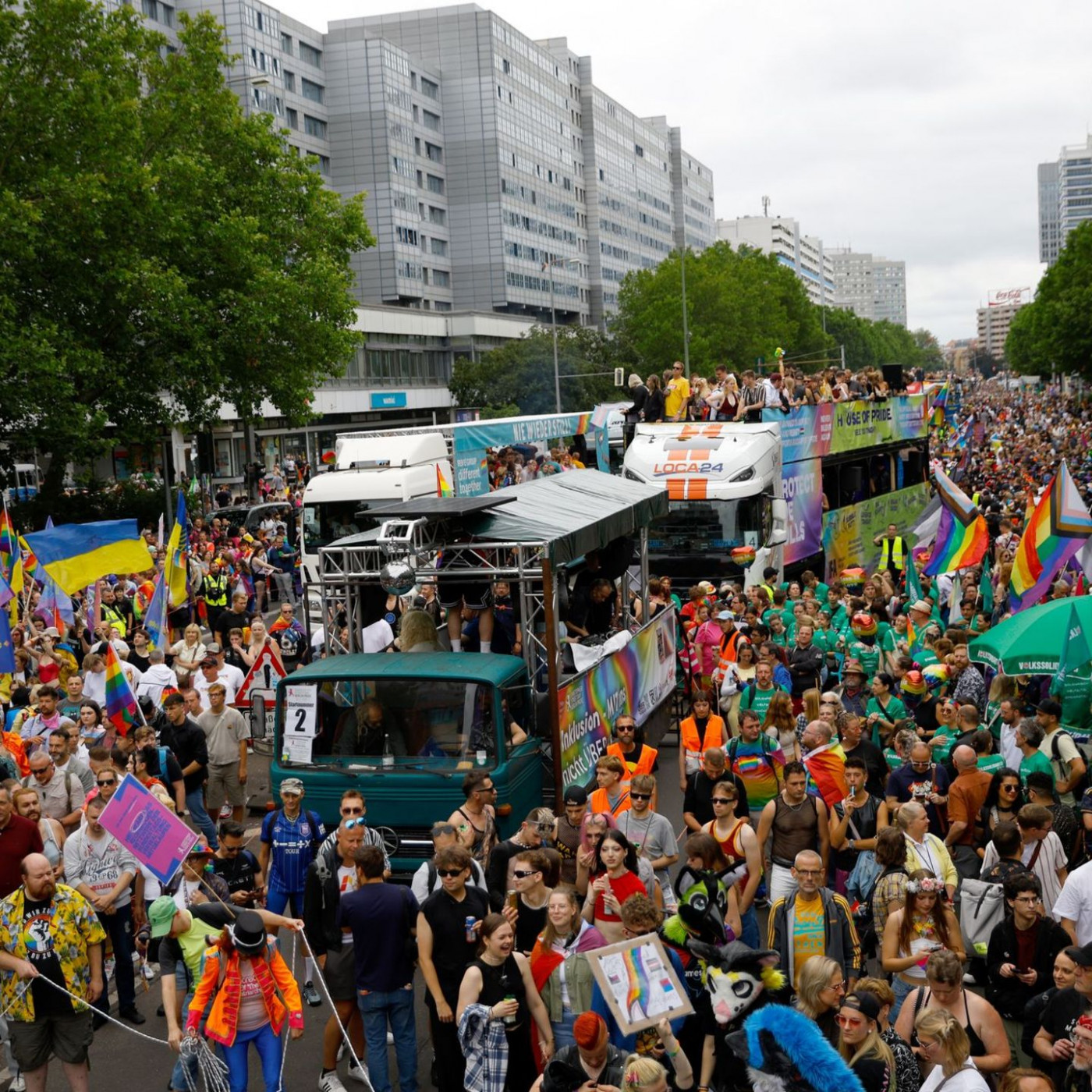 "Hallo, Zirkus!" - Berliner CSD gestartet