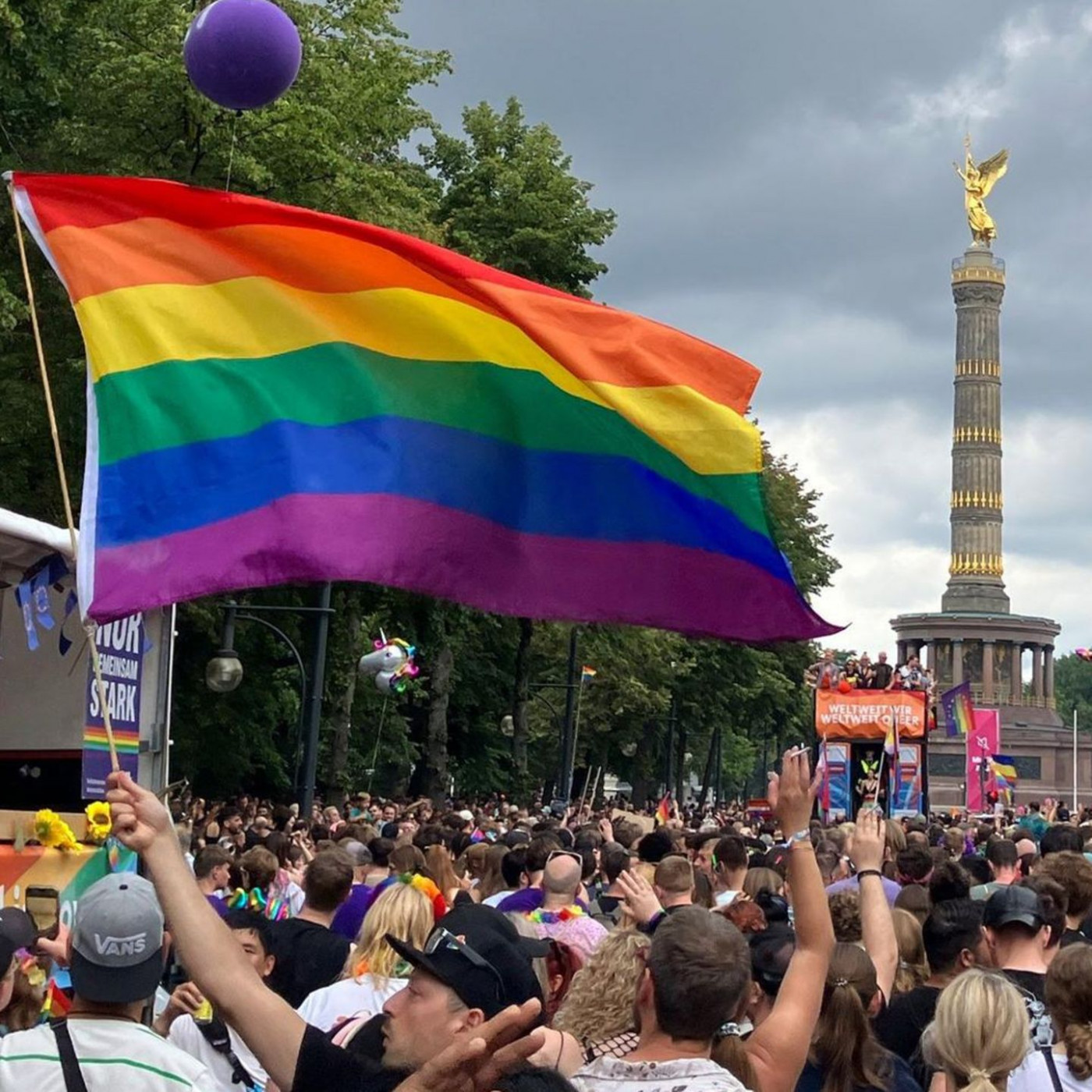 Im Gegensatz zum Bundestag – Bundesrat hisst zum CSD Regenbogenflagge