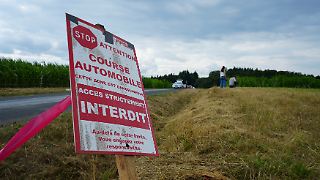 Rennwagen rast in Frankreich in Zuschauer - drei Tote