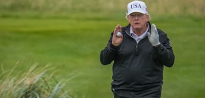 Trump schummelt beim Golfen – Video überführt „Commander in cheat“