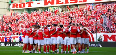 Giganten aus der Unterwelt des Fußballs