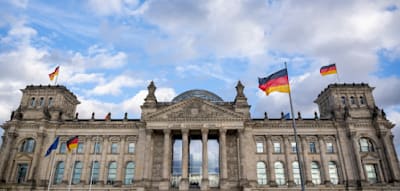 Regierung muss gigantische Löcher stopfen – Haushaltsplanung weist Lücke von 172 Milliarden Euro aus