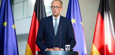 Bundesregierung startet Luftbrücke nach Gaza – Mehrheit der Deutschen für härteren Israel-Kurs