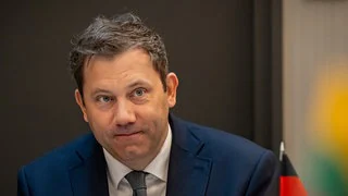 Klingbeil schwört Koalition auf Sparzwänge ein