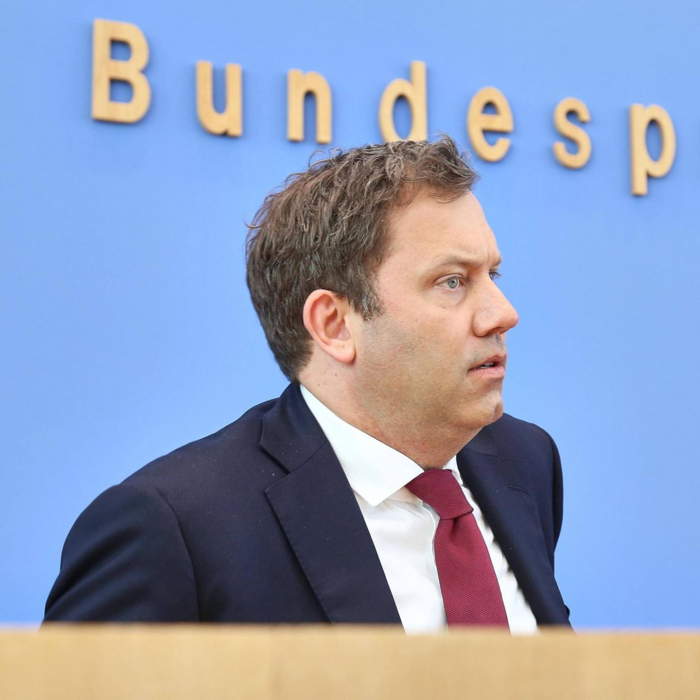 Kabinett beschließt Haushaltsentwurf – Klingbeil verteidigt hohe Neuverschuldung