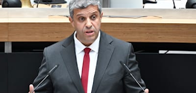 „Wir wollen nicht enteignen“ – Saleh wehrt sich gegen Kritik an umstrittenem Gesetz