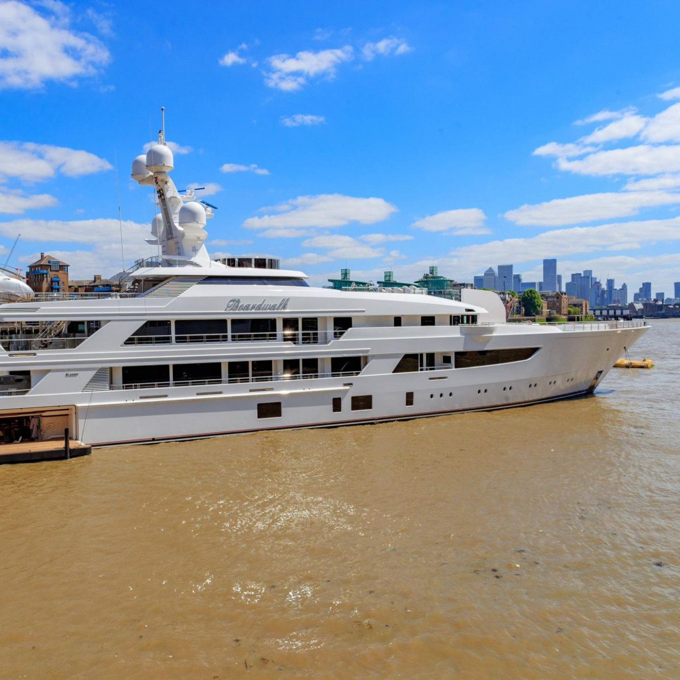 Yacht, Heli, Limousine: So pendelt Trumps neuer Top-Diplomat nach Rom