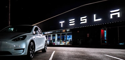 Tesla muss 240 Millionen Dollar Schadenersatz zahlen