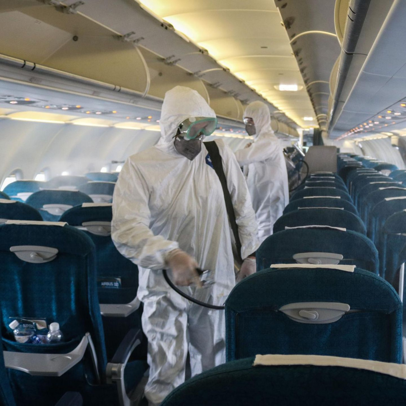 Warum wir im Flugzeug so oft pupsen müssen
