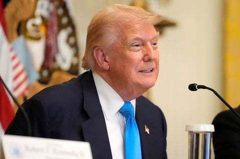 Trump nennt 600 Milliarden Dollar Investitionen "Geschenk" der EU