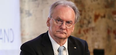 CDU-Ministerpräsident Reiner Haseloff macht Weg für Nachfolger frei