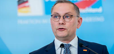 Chrupalla unterstützt Merz‘ Waffenlieferstopp