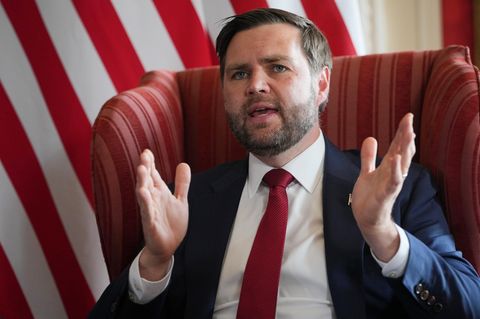JD Vance: USA sind  "mit der Finanzierung des Ukraine-Kriegsgeschäfts durch"