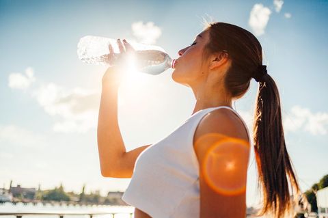 Mehr trinken: 12 Tipps für einen gesunden Flüssigkeitshaushalt