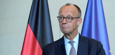„Wirkt wie ein Anfänger“ – So schaut die internationale Presse auf die ersten 100 Tage Merz
