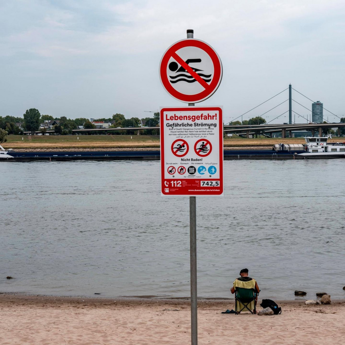 Düsseldorf und Neuss verbieten das Baden im Rhein