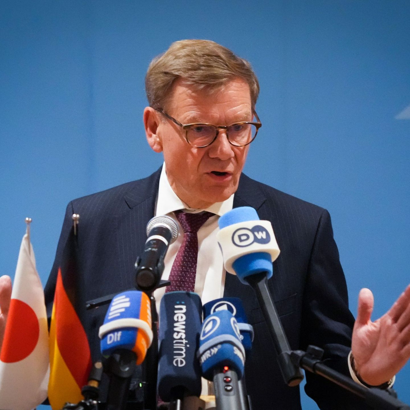 Wadephul: Entsendung deutscher Truppen in die Ukraine offen