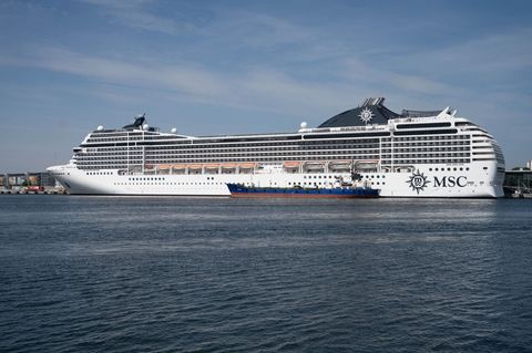 Seenotretter holen schwer erkrankten Kreuzfahrtpassagier von Bord